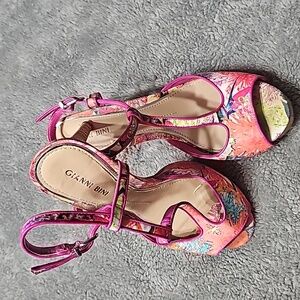 GB -Spring Sandal